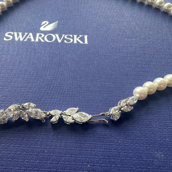 SWAROVSKI COLLECTIONS LOUISON PEARL NECKLACE - Picture 7 of 8